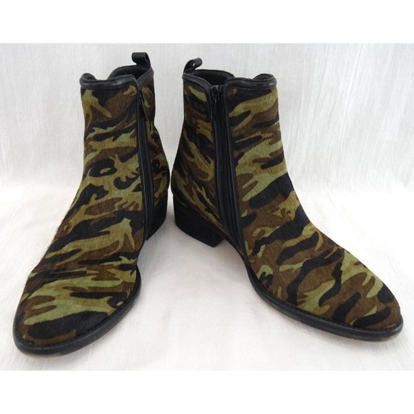 EUC Women's Vaneli Camo Boots | Zipper, Size 7 1/2M - Picture 2 of 9